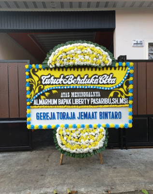 Papan Bunga Duka di Masbagik